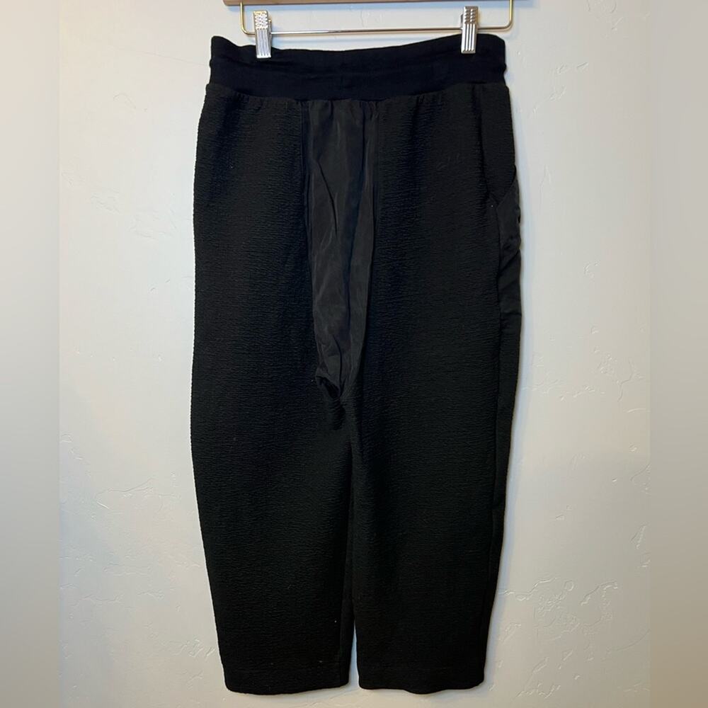 Suki + Solaine Textured Casual Capri Pants Size M - Picture 3 of 8